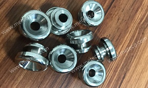 Plug connector for preform injection mould