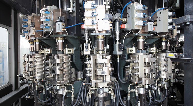 PET bottle blowing machine for beverage production